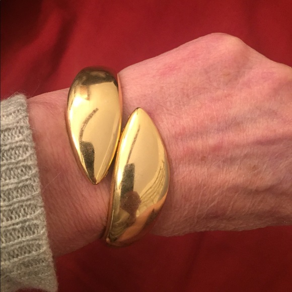 Hinged bracelet - Picture 2 of 4